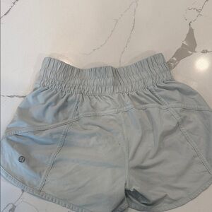 lululemon athletica Light greenish/grayish hottybjot 2.5 “ Athletic Shorts size4